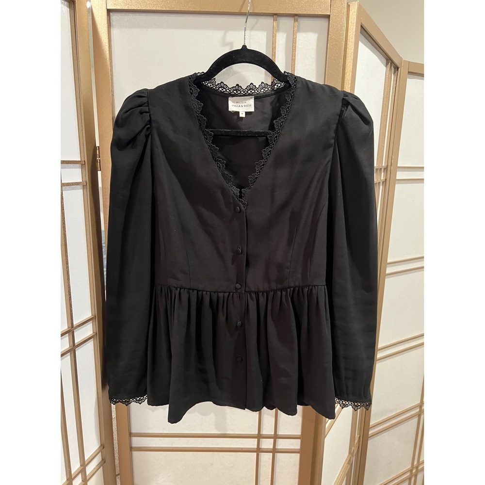 Maison Stella et Susie Black V-Neck Peplum Top!! Sz M!!